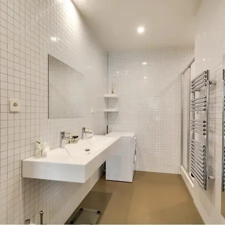 Apartamento Modern And Eclectic 3bd Duplex In Le Marais!
