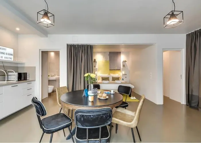 Modern And Eclectic 3bd Duplex In Le Marais! *