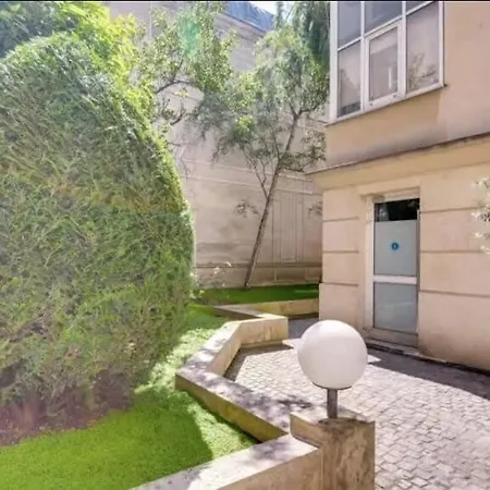 Modern And Eclectic 3bd Duplex In Le Marais! Appartement Parijs