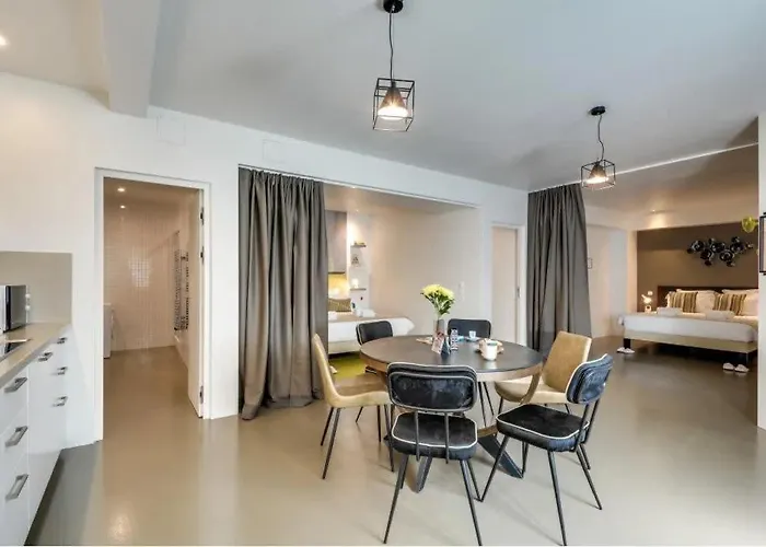 Lägenhet Modern And Eclectic 3bd Duplex In Le Marais! Paris